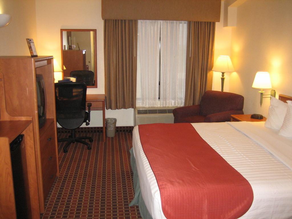 Catalina Inn Room photo
