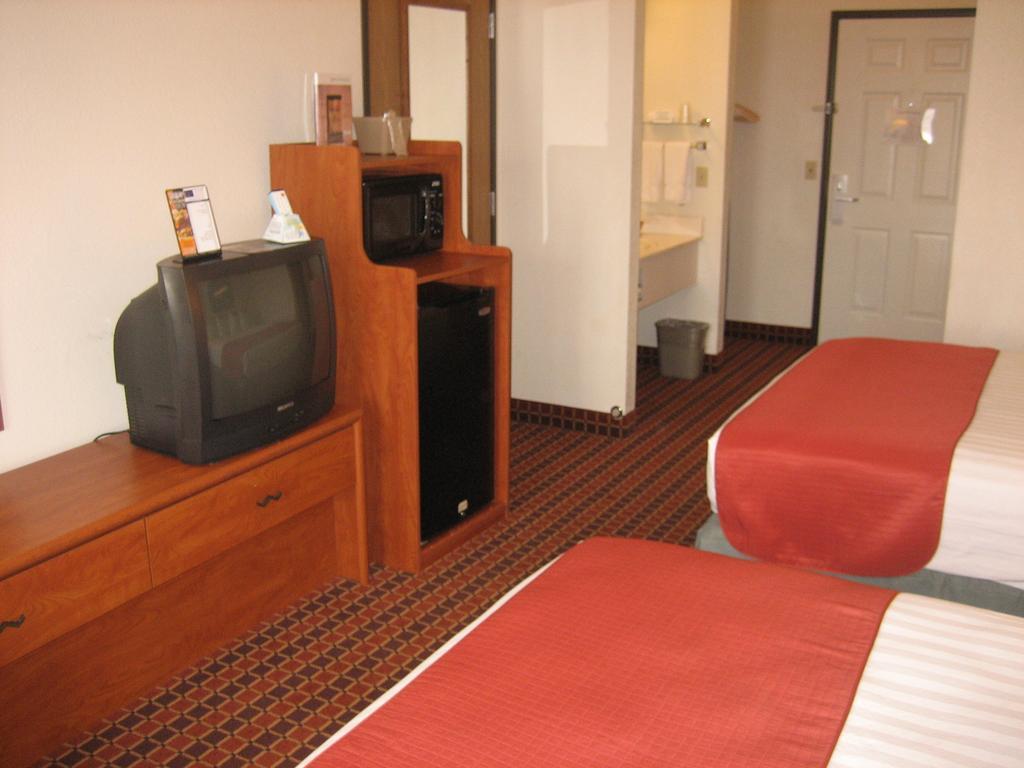 Catalina Inn Room photo