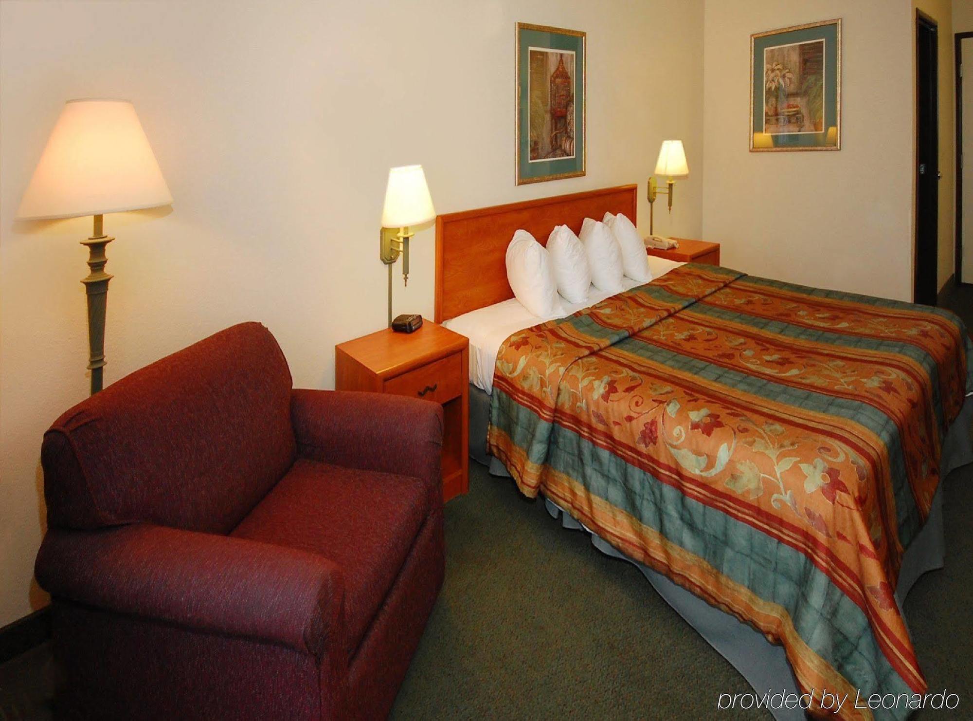 Catalina Inn Room photo